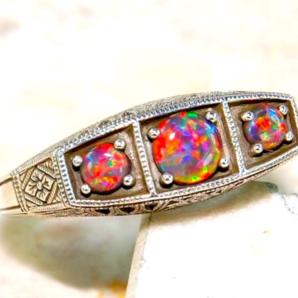 1CT Red Fire Opal 925 Sterling Silver Ring Size 6